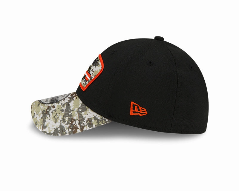 Men's Chicago Bears New Era Black 2021 Salute to Service Primary Logo 39THIRTY Flex Hat