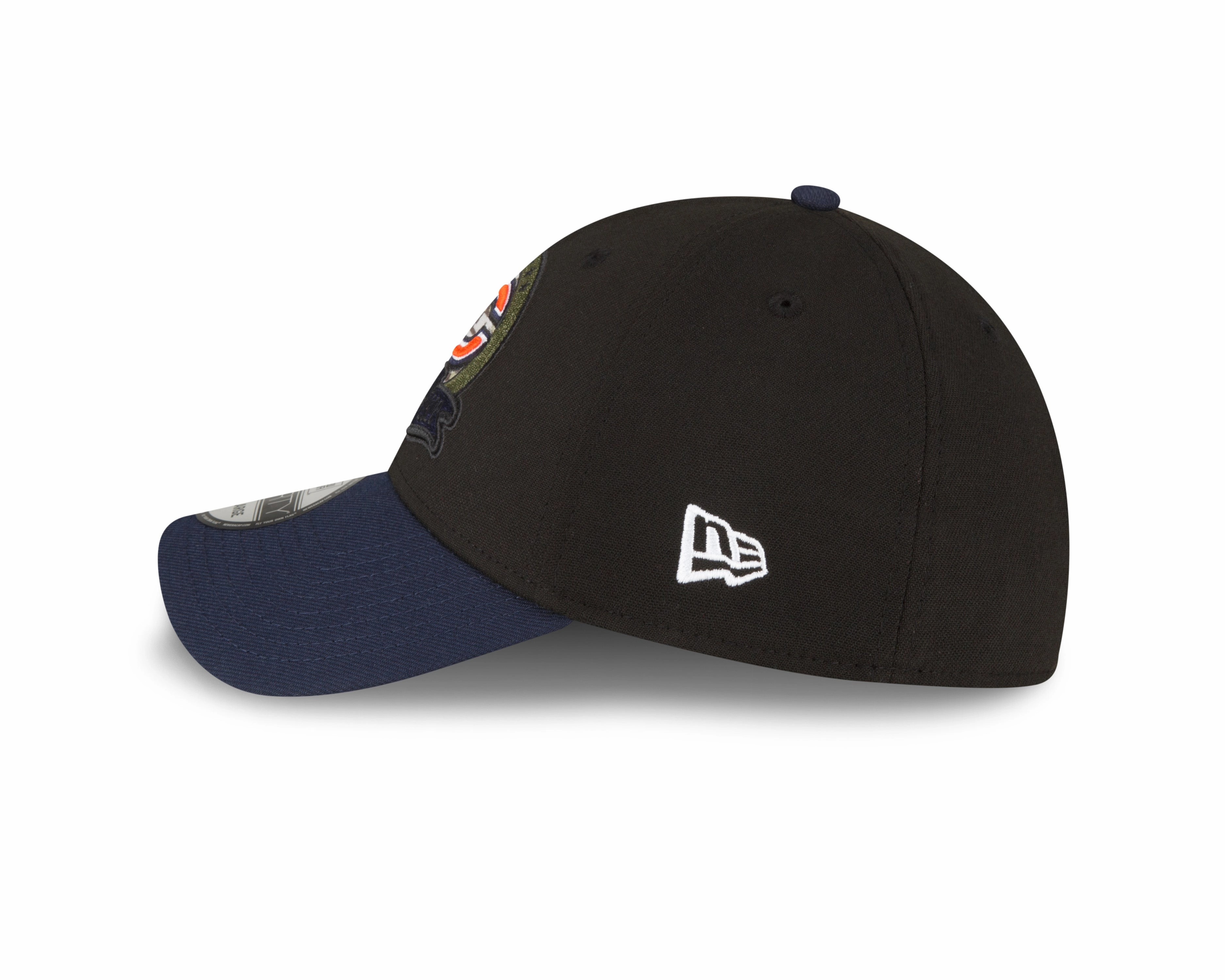 Men's Chicago Bears New Era Black 2022 Salute to Service Primary Logo 39THIRTY Flex Hat