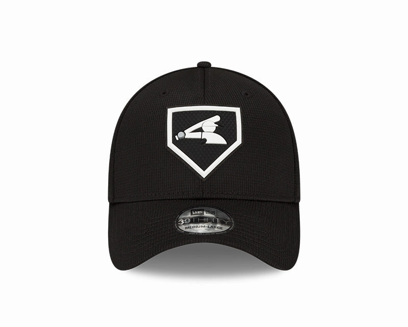 Men's Chicago White Sox New Era Black 2022 Clubhouse Black 39THIRTY Flex Hat