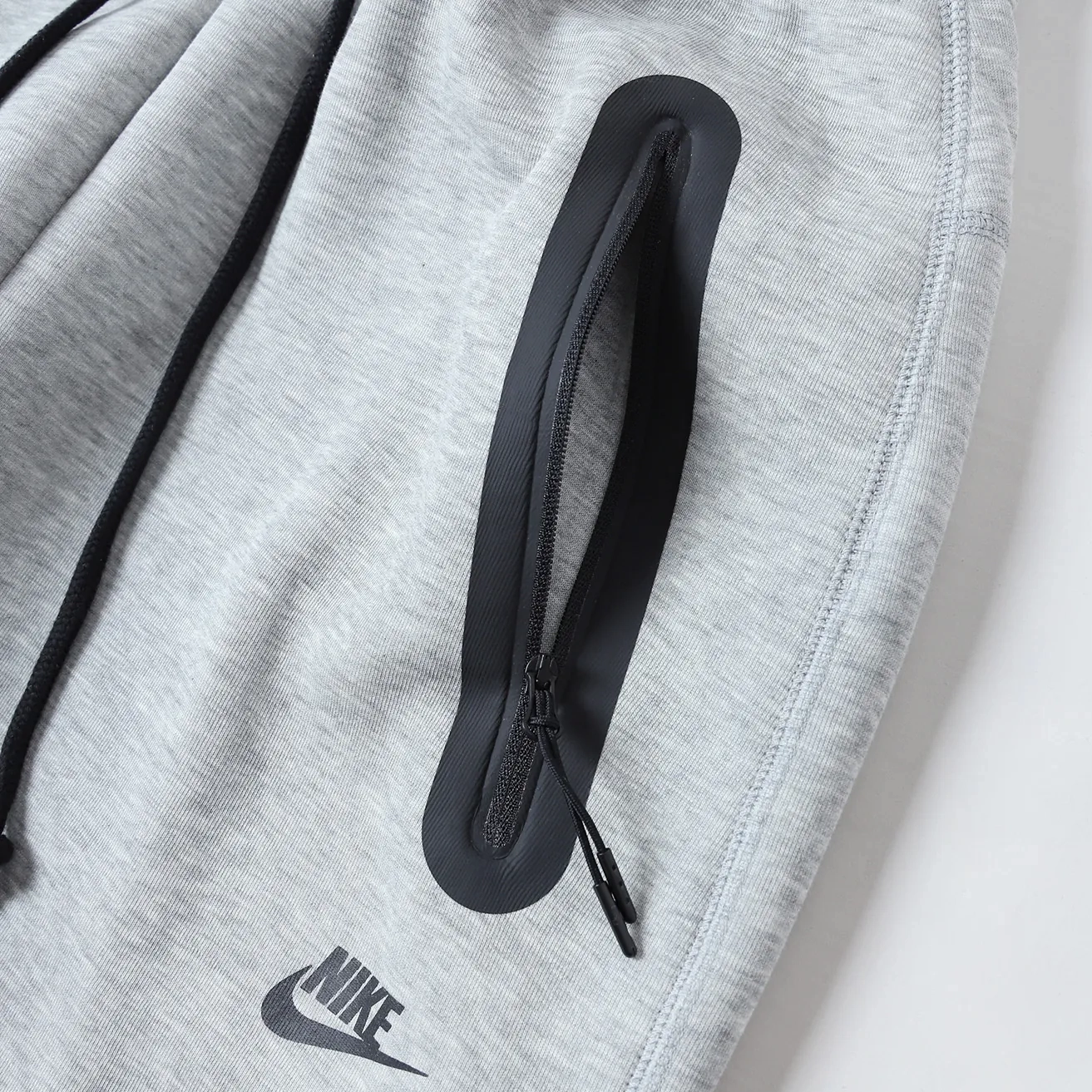 Nike Sportswear Tech Fleece Sweatpants [FB8013]