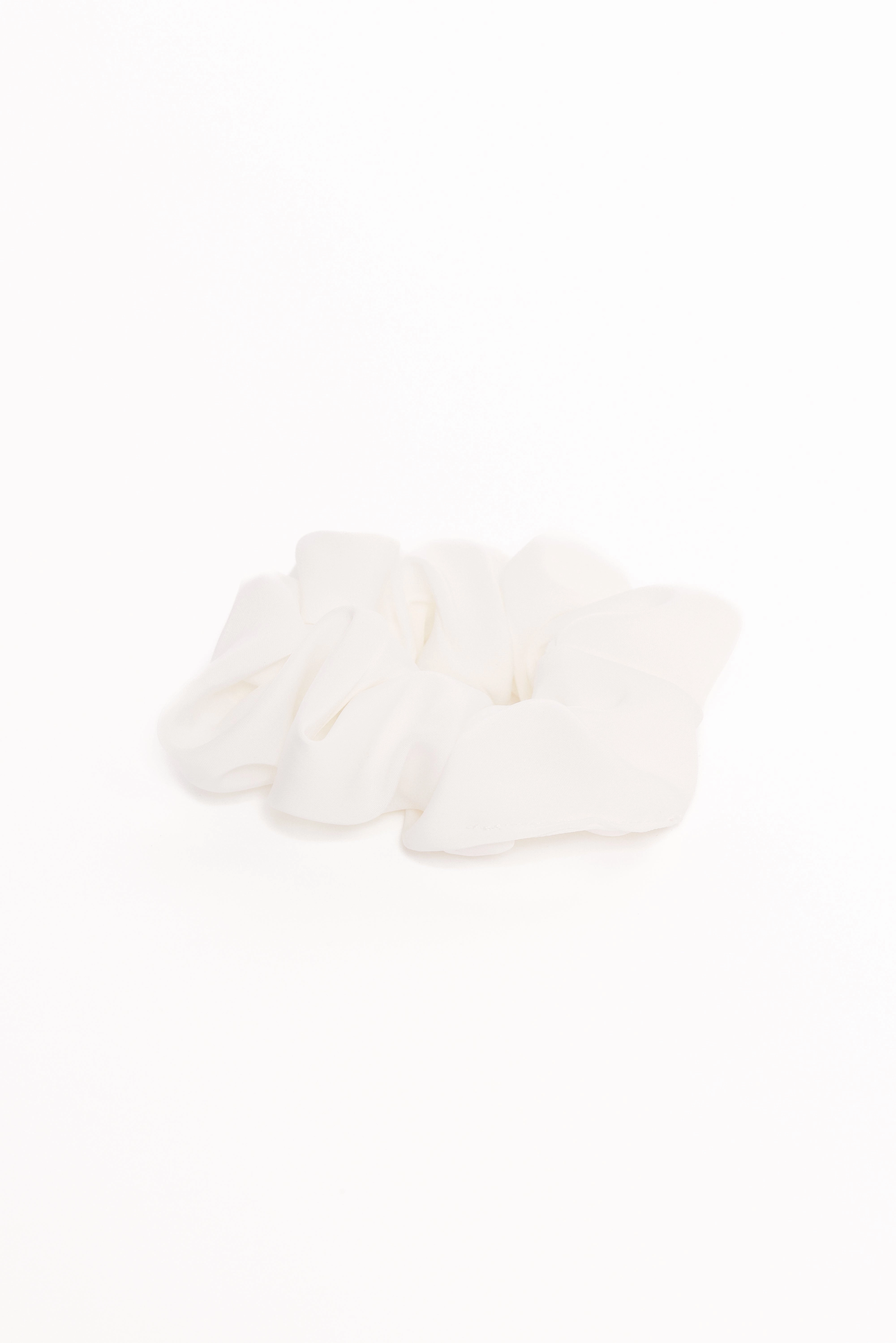 Theodora Scrunchie - White